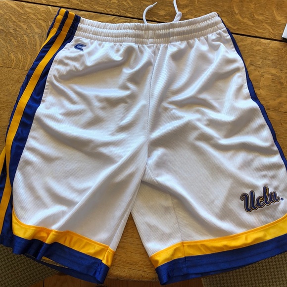 Colosseum Athletic Shorts, Size L - Picture 5 of 8